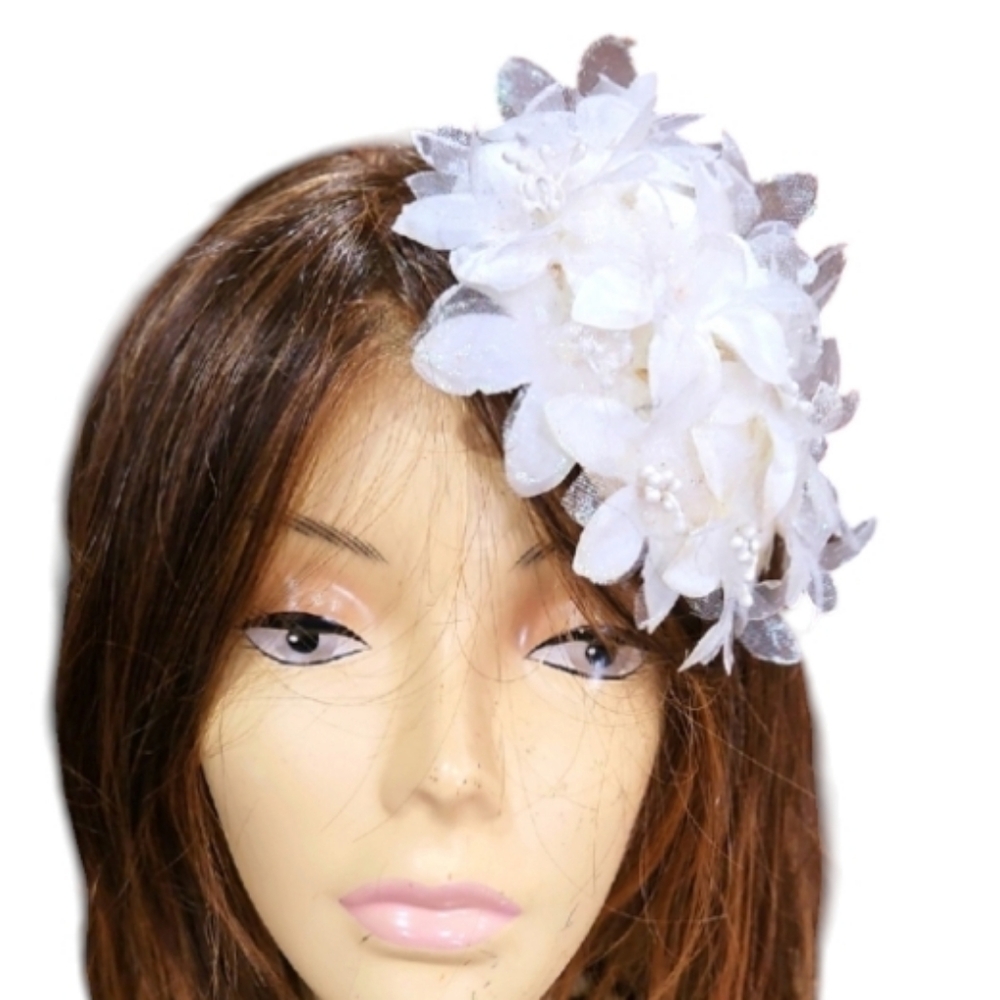 White Floral Hair Accessory 2 Clips